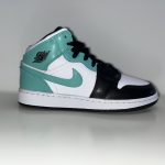 Air Jordan 1 Igloo island Green (mid)